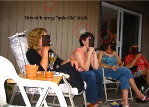 Dandelion-looking orbs that have spokes or lines emanating out